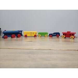 Strombeck-Becker Mfg. co 1950's wood train set of 5 cars including engine